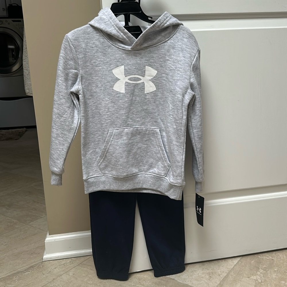 Under Armour boys jogger set